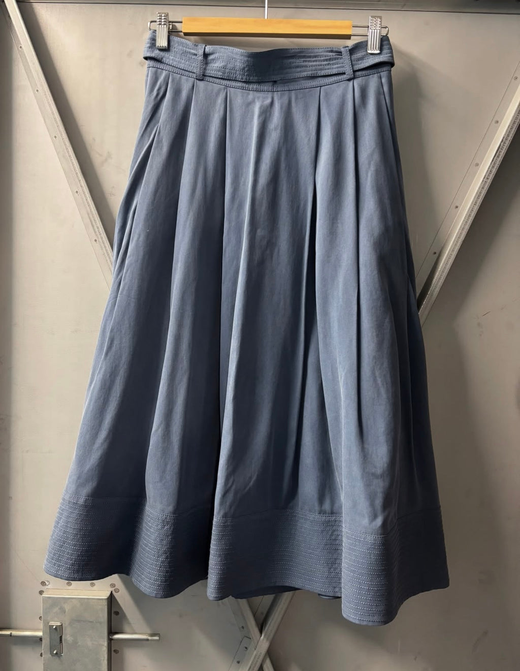 Banana Republic Dusty Blue 100% Lyocell Pleated Midi Skirt with Belt